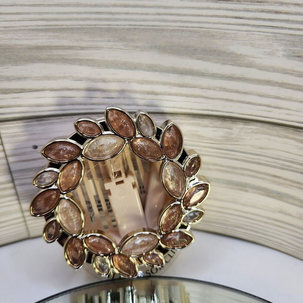 Champagne color vent visor clip